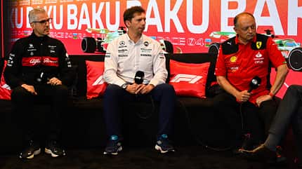 James Vowles - Frédéric Vasseur - Williams - Ferrari - Formel 1 - GP Aserbaidschan - Baku James Vowles - Frédéric Vasseur - Williams - Ferrari - Formel 1 - GP Aserbaidschan - Baku