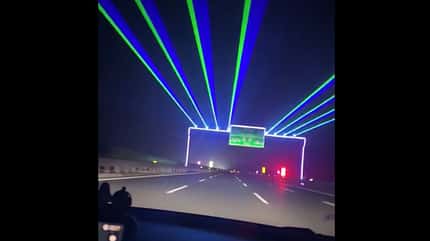 Anti-Müdikeits-Laser, China, Autobahn, 11/2023 Anti-Müdikeits-Laser, China
