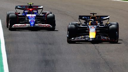 Max Verstappen - Yuki Tsunoda - Red Bull - Toro Rosso - GP Emilia-Romagna - Formel 1 - Imola - Training 1 - 17. Mai 2024 Max Verstappen - Yuki Tsunoda - Red Bull - Toro Rosso - GP Emilia-Romagna - Formel 1 - Imola - Training 1 - 17. Mai 2024