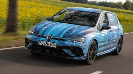 VW Golf R 2024 Covered Drive Landstraße VW Golf R 2024 Covered Drive Landstraße