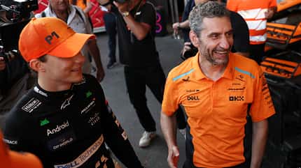 Oscar Piastri - Andrea Stella - McLaren - Formel 1 - GP Aserbaidschan - Baku - 15. September 2024 Oscar Piastri - Andrea Stella - McLaren - Formel 1 - GP Aserbaidschan - Baku - 15. September 2024