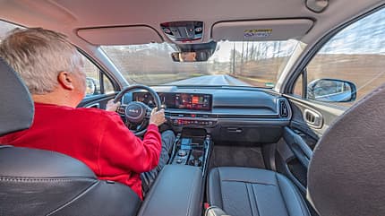 Mazda CX-80 und Kia Sorento Vergleichstest, ams0225 Kia Sorento, Cockpit