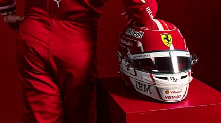 Ferrari - Charles Leclerc - Helm 2025 Ferrari - Charles Leclerc - Helm 2025