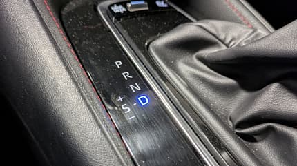 Toyota Corolla , Dauertest, Mittelkonsole, Kratzer und helles D Toyota Corolla