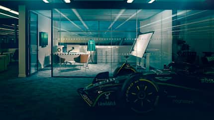 Adrian Newey - Büro - Aston Martin - Fabrik - Silverstone 2025 Adrian Newey - Büro - Aston Martin - Fabrik - Silverstone 2025