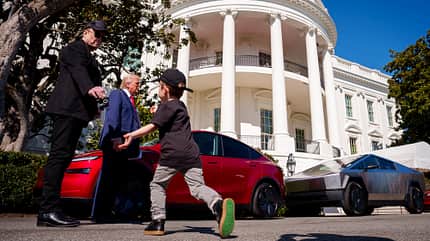 Tesla Model S Donald Trump Elon Musk Kauf Weißes Haus Donald Trump kauft Tesla Model S