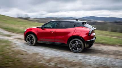 Alfa Romeo Junior Ibrida Q4, Fahrbericht, 03/2025 Alfa Romeo Junior Ibrida Q4