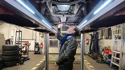 03/2025, Autokauf Hebebühne Besichtigung Kaufberatung Unterboden Autokauf Hebebühne Besichtigung Kaufberatung Unterboden