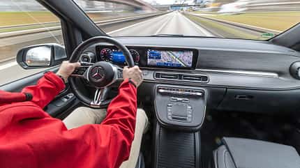Mercedes V 300 d, Cockpit