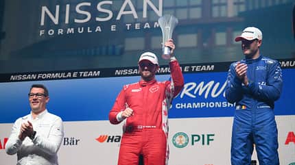 Formel E 2024/2025 - Tokio Rennen 1 - Oliver Rowland - Nissan Formel E 2024/2025 - Tokio Rennen 1 - Oliver Rowland - Nissan