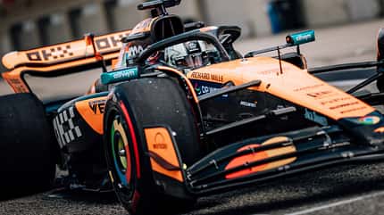 Brad Pitt - McLaren - Formel 1 Test - Austin - 2025 Brad Pitt - McLaren - Formel 1 Test - Austin - 2025