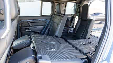 Land Rover Defender, Sitze