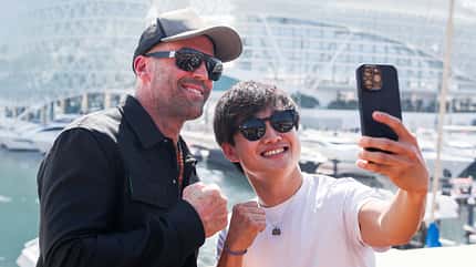 Yuki Tsunoda & Jason Statham - Alpha Tauri - GP Abu Dhabi 2023 Yuki Tsunoda & Jason Statham - Alpha Tauri - GP Abu Dhabi 2023