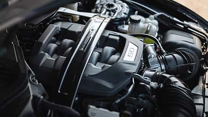 Ford Mustang Dark Horse, Motor