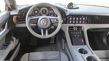 Porsche Taycan Turbo GT, Cockpit