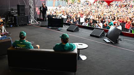 Fernando Alonso & Lance Stroll - Aston Martin - Fan-Bühne - Formel 1 - 2025 Fernando Alonso & Lance Stroll - Aston Martin - Fan-Bühne - Formel 1 - 2025