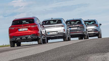 MG HS, Opel Grandland, Kia Sportage, VW Tiguan