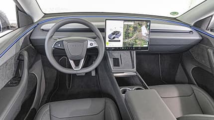 Tesla Model Y, Cockpit