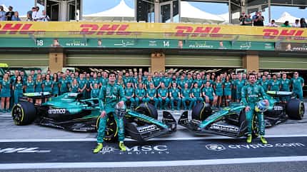 Aston Martin - Teamfoto - GP Abu Dhabi 2025 Aston Martin - Teamfoto - GP Abu Dhabi 2025