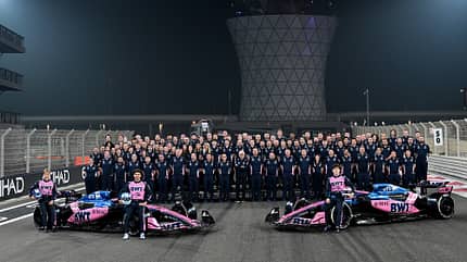 Alpine - Teamfoto - GP Abu Dhabi 2025 Alpine - Teamfoto - GP Abu Dhabi 2025