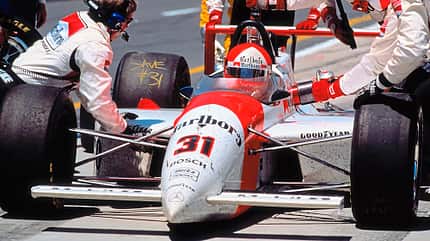 Mercedes - Indy 500 - Sieg 1994 - Al Unser Jr.
Auf dem Penske-Mercedes PC 23 IndyCar mit dem Motor Mercedes-Benz 500I gewinnt Al Unser Jr. am 29. Mai 1994 die legendären 500 Meilen von Indianapolis.
