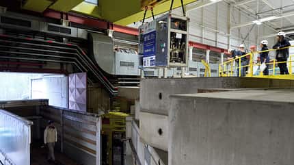 Volvo Fl transportiert erstmals Antimaterie im CERN