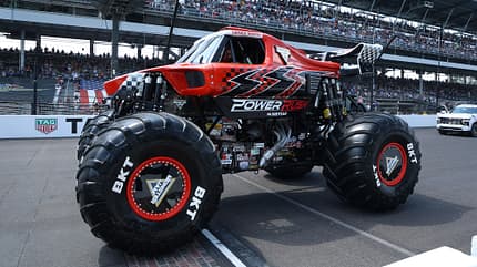 Monster-Truck-Weltrekord - Indianapolis Motor Speedway Monster-Truck-Weltrekord - Indianapolis Motor Speedway