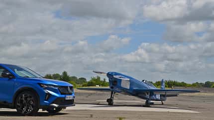 Caudron Rafale, Caudron-Renault C.460, Renault Rafale, Rennflugzeug, Rekordflugzeug, Marcel Riffard, Bruno Decreux, Melun-Villaroche, Frankreich, Replika, Historic Aircraft, Air Racer, französische Luftfahrt Caudron-Renault Rafale C.460 Replika beim Renault-Event in Melun-Villaroche, Frankreic