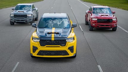 von links: Ram 1500 Rumble Bee, Ram 1500 Rumble Bee SRT, Ram 1500 Rumble Bee 392