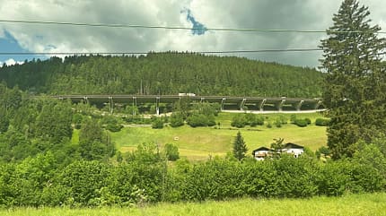 Bahn Bahnfahrt Brenner Italien EC Pfingstferien Zug Brennerautobahn