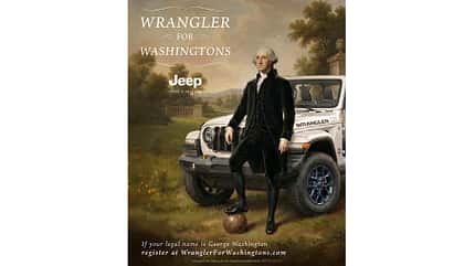 George Washington mit Fußball vor einem Jeep Wrangler