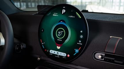 Nissan Micra, Mini Cooper SE, VT, ams1126 Mini Cooper SE, Display