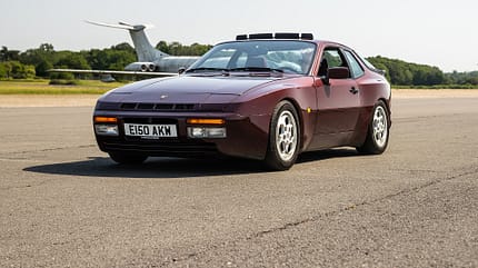 Skoda Elroq RS vs Supercars der 1980er-Jahre, Ferrari Testarossa, Lamborghini Countach, Porsche 944 Turbo, 07/2026 Skoda Elroq RS vs Supercars der 1980er-Jahre