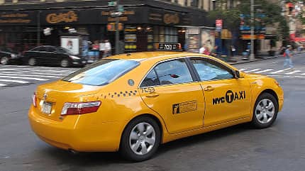 Polizei und Taxis in New York 