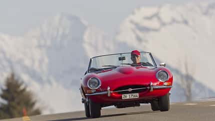 MKL Fahrbericht, mkl0511, Jaguar E-Type Serie 1, Die nackte Kanone 50 1/2 Jaguar E-Type Serie 1, Frontansicht, Berglandschaft
