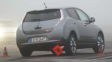 Nissan Leaf, Heckansicht, Slalom