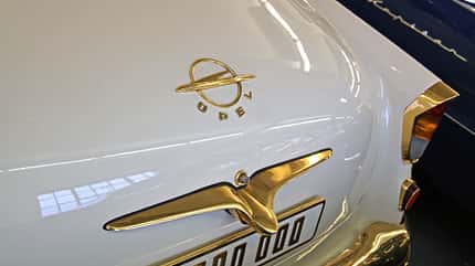 12/2015 - Opel Werkstatt, Rüsselsheim, Überblick - die Highlights des Museums - mokla1215 Opel Kapitän - 2-millionster Opel