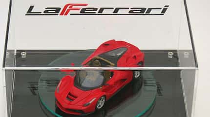 06/2016, Ferrari LaFerrari Spider Modellauto Ferrari LaFerrari Spider Modellauto