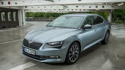 Mercedes E 200, BMW 520i, Skoda Superb VT, AMS1316 Mercedes E 200, BMW 520i, Skoda Superb VT, AMS1316
