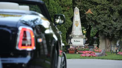 Rolls-Royce Phantom Drophead Cabrio, ams1516, Fahrbericht Rolls-Royce Phantom Drophead Cabrio, Wien, Zentralfriedhof