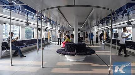 Straddeling Bus, Car eating Bus, Transit Explore Bus, 2016 Straddeling Bus