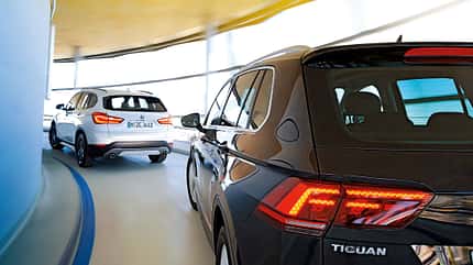 BMW X1 xDrive 20d, VW Tiguan 2.0 TDI 4Motion, ams1716, Vergleich BMW X1 xDrive 20d, VW Tiguan 2.0 TDI 4Motion, Heckansicht