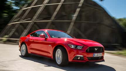 Ford Mustang 5.0 V8, ams2116, Vergleich Ford Mustang 5.0 V8, Frontansicht