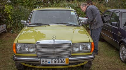 Youngtimer-Kauf-Veterama-Marktplatz Mercedes-Benz-240-TD-Front