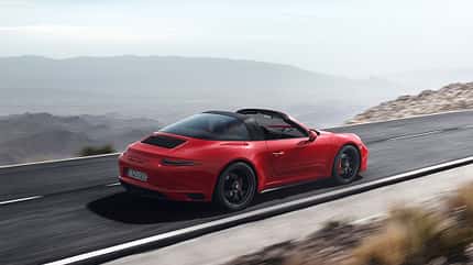 Porsche 911 Targa 4 GTS - Sportwagen - Turbo - Heckmotor - Innenraum Porsche 911 Targa 4 GTS - Sportwagen - Turbo - Heckmotor - Innenraum