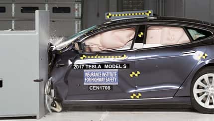 Tesla Model S Small Overlap Crashtest IIHS 2017