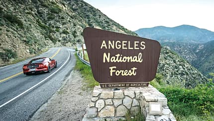 Ford Mustang Shelby GT350 auf dem Angeles Crest Highway
