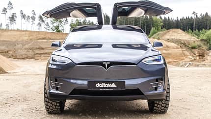 Tesla Model X delta4x4