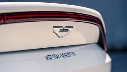 Aston Martin Vantage V8, Exterieur