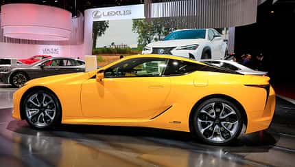10/2018, Lexus LC Yellow Edition auf dem Autosalon Paris 2018